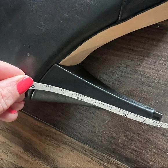 Vince Camuto Azentela Pointy Toe Boots NWOT - Picture 8 of 9